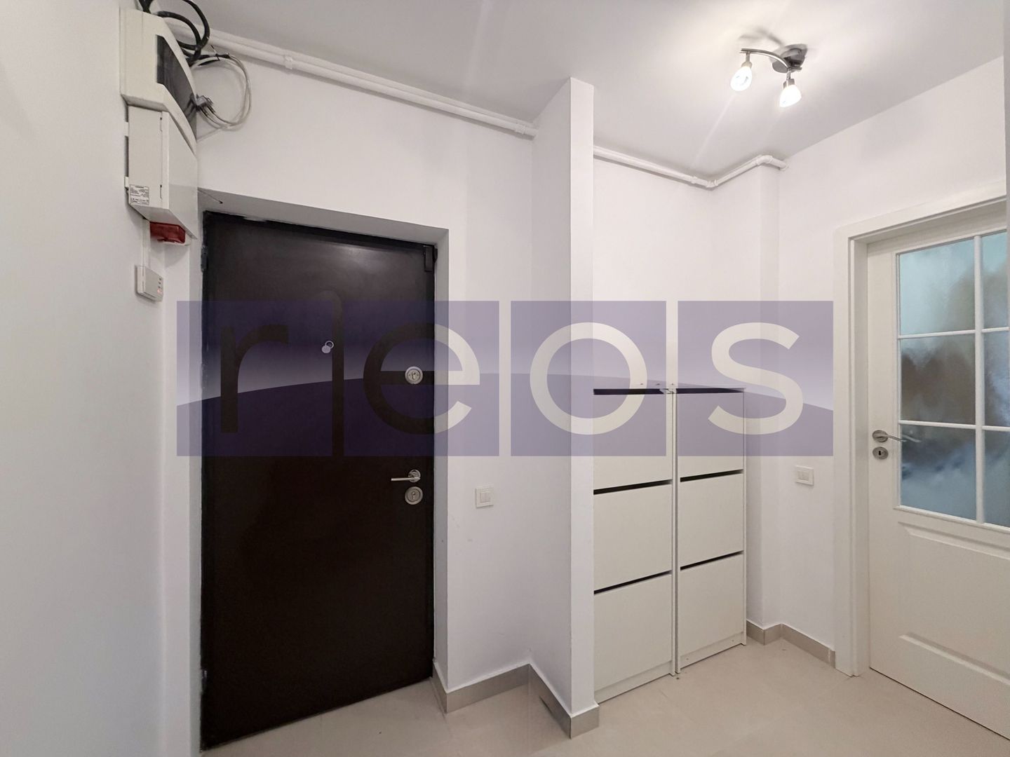 VANZARE | 2 CAMERE | METROU BAZILESCU | COMPLET RENOVAT | MOBILAT SI UTILAT - Poză 9