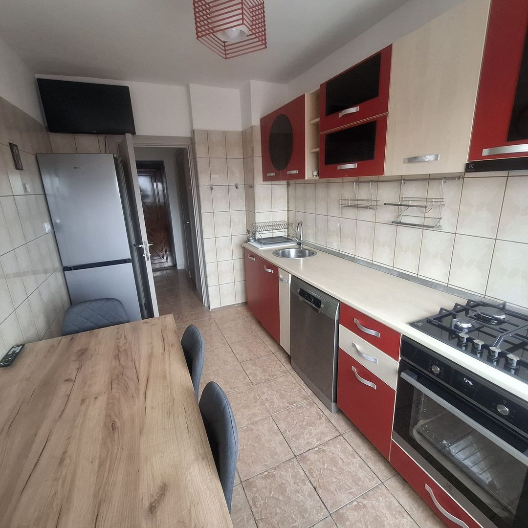 Închiriere Apartament 3 camere, parcare inclusă, Câmpia Libertății - Poză 3