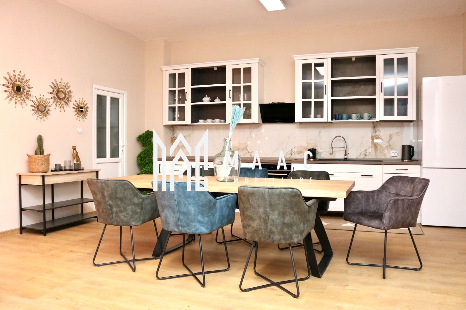 Apartament 4 camere de închiriat | Cisnădie, Central | Curte - Poză 14