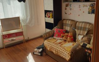 Apartament cu 3 camere de vânzare. Zona Micro 5 - Poză 7