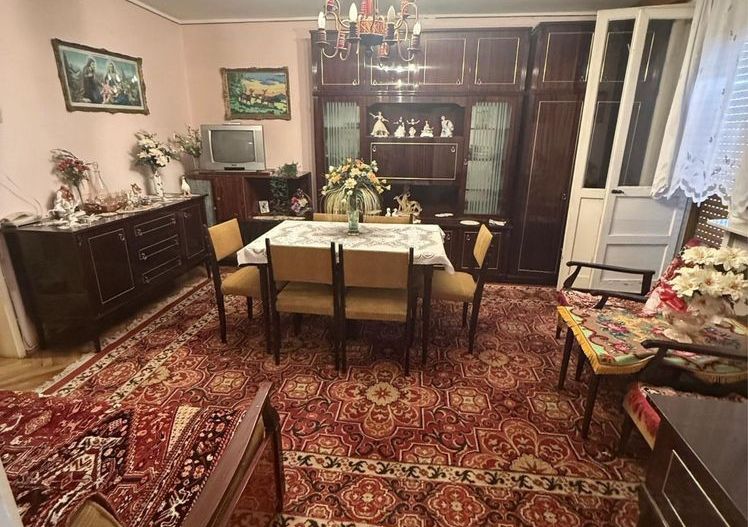 BRASADAS vinde ap 3 cam etaj 4/4 zona Closca. - Poză 3