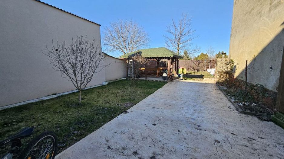 Casa mare, solida, Timisoara, D+P, 5 camere, 2 bai, Zona Lipovei - Poză 23