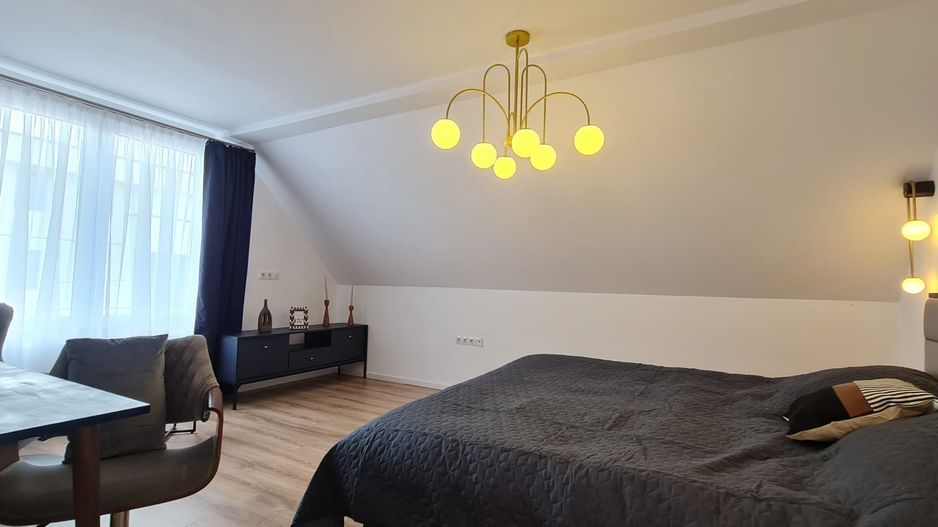 Vila spațioasă și elegantă de vânzare la intrarea în cartierul Turnișo - Poză 22