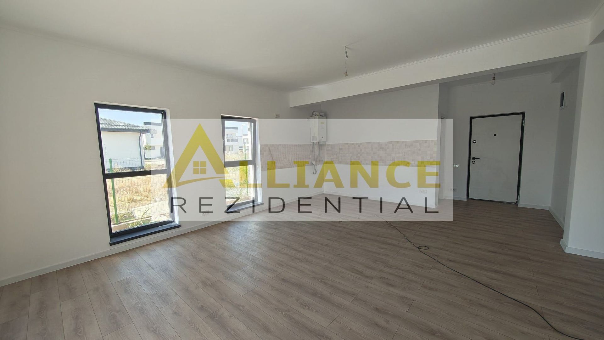 Casa pe parter cu 3 camere, 2 bai si teren de 375 mp - Poză 4