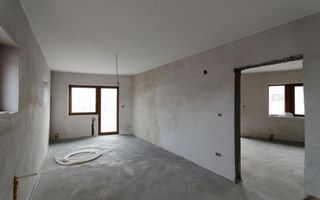 Casă individuală cu 5 camere în Vladimirescu - Poză 7