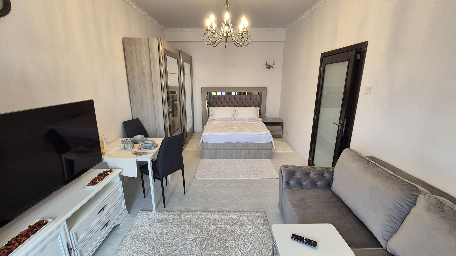 Garsonieră Modernă și Elegantă - Magheru - Romana - Poză 5