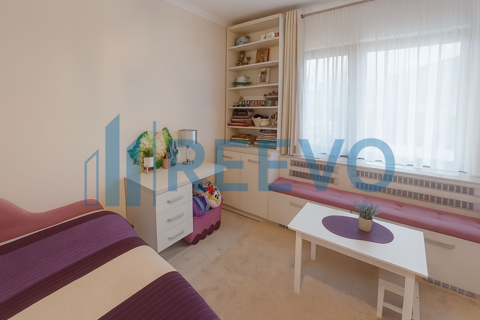 Proprietate Premium cu Două Case și Piscină în Hemeiuș - Poză 11