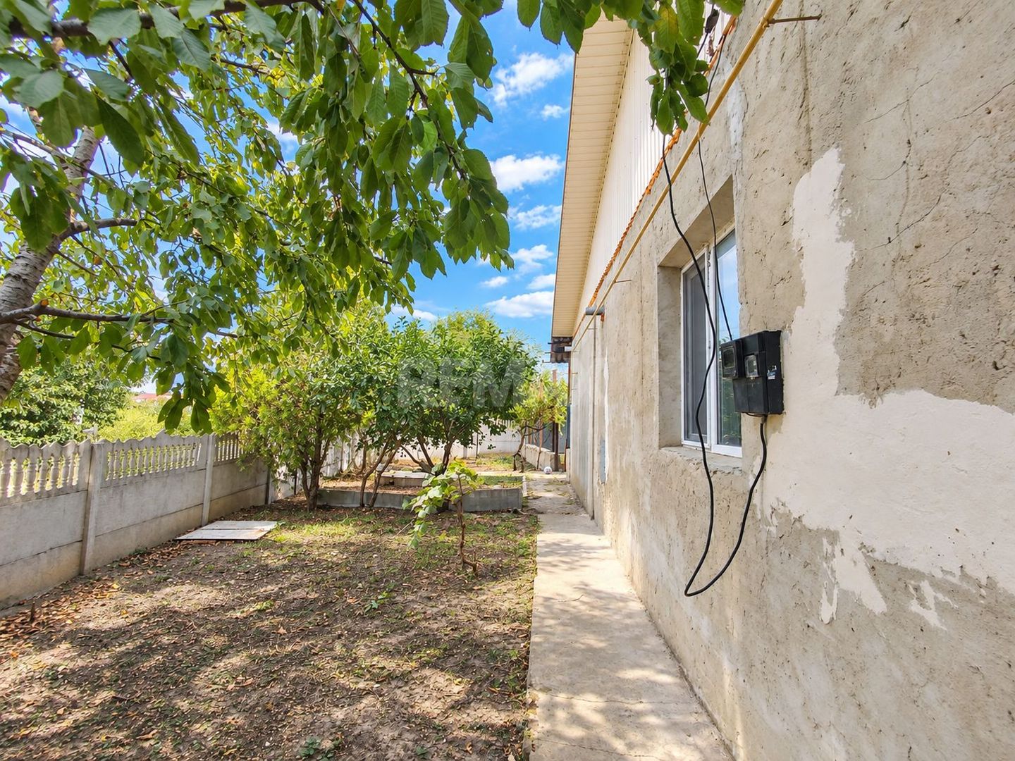 CASĂ DE VÂNZARE – 80 m² | 2 CAMERE + LIVING | 13 ARI | RUSENI ANENI NOI - Poză 3