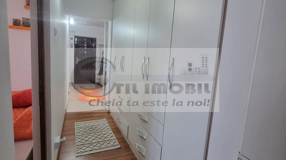 Apartament cu 3 cam, dec, 75 mp, 2 bai, balcon, Nicolina - 135000 euro - Poză 4