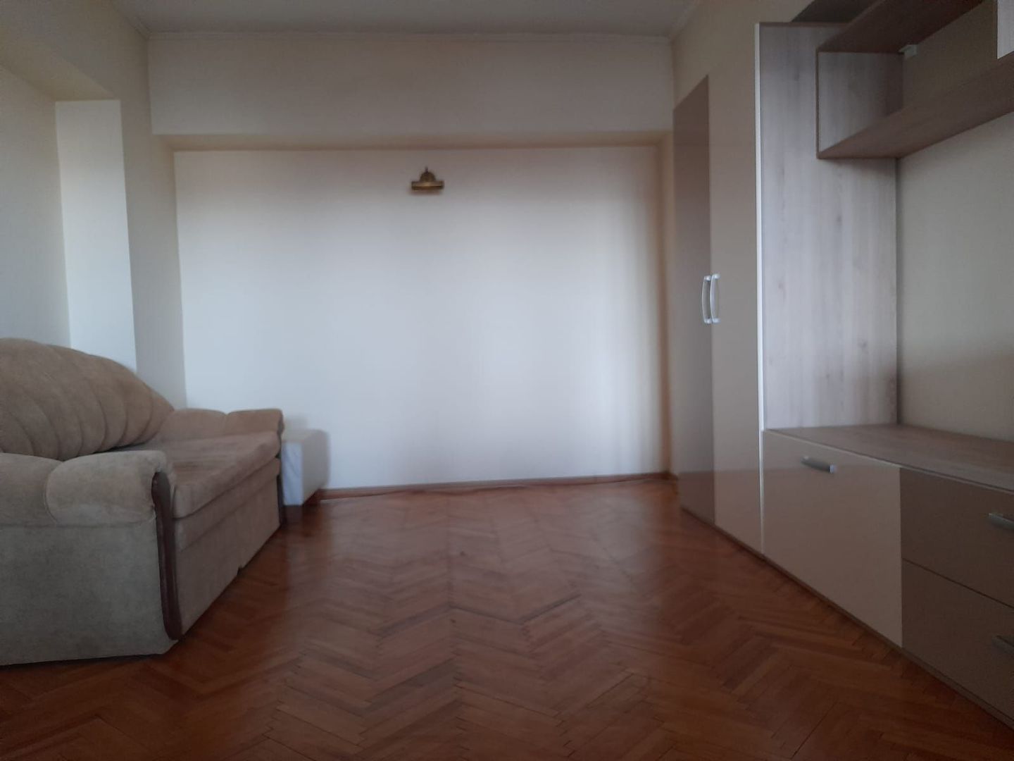 Apartament cu o camera, de vanzare, situat in zona Dacia, Oradea. - Poză 8