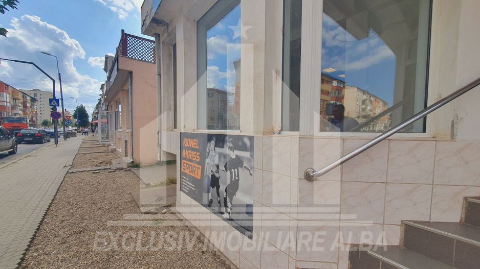 Spatiu comercial de vanzare in Cetate zona piata - Poză 6
