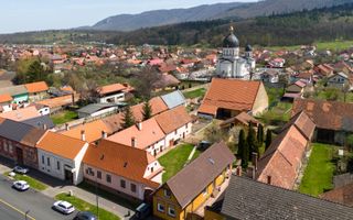 Casă Săsească Autentică cu Șură Impresionantă în Cristian – Teren 2729mp - Poză 2