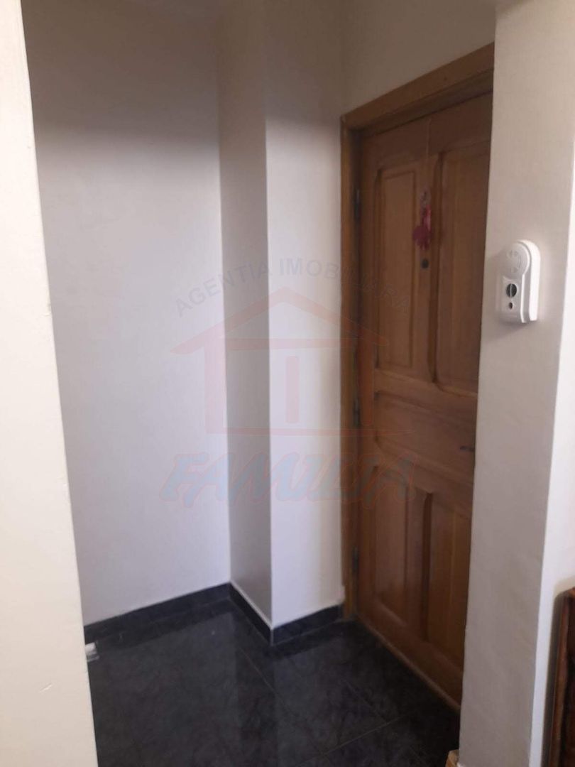 SE VINDE APARTAMENT CU 2 CAMERE, MAZEPA 1, 69.000 EURO - Poză 6
