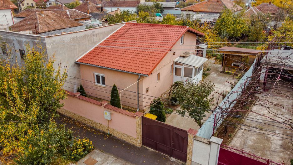 Casă cu 2 camere în Bujac - Poză 2