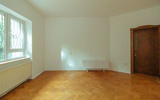 Ultracentral, apartament in casa, pretabil locuit si/sau birouri - Poză 17