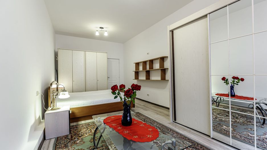 Apartament contemporan în Palatul Neumann, Arad. - Poză 2