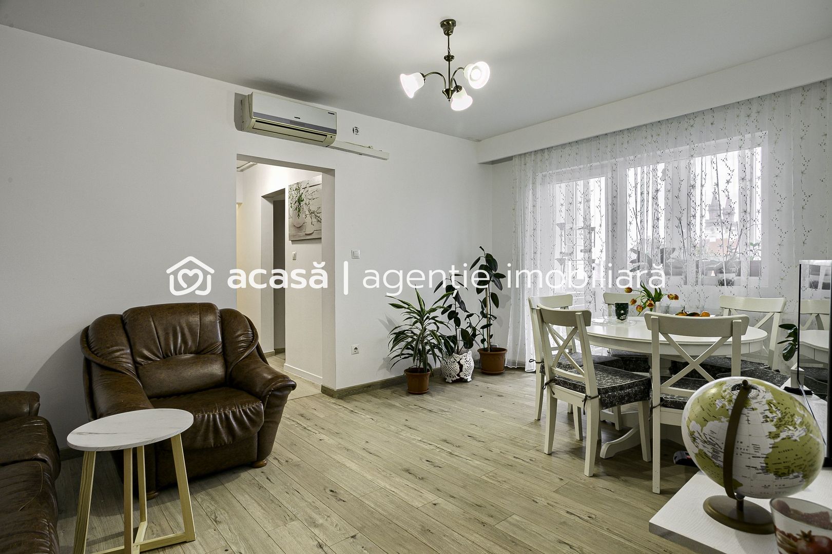 PROPRIETATE VÂNDUTĂ Apartament spatios cu 4 camere langa teatru - Poză 9