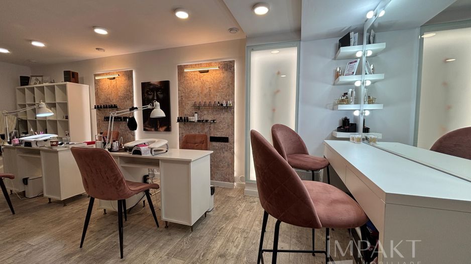 Spațiu comercial de vanzare – salon activ, randament imediat - Poză 3