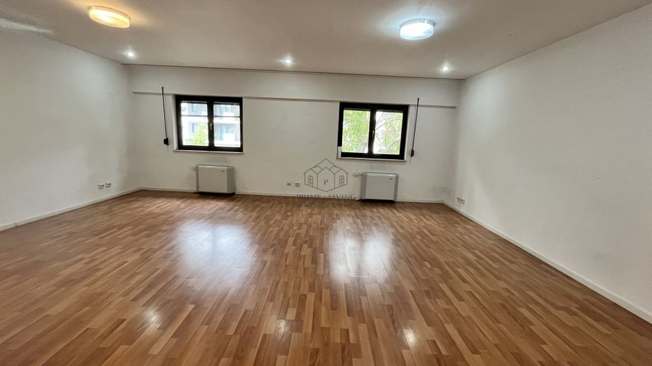 VILA CU 5 CAMERE LA INCHIRIERE PE MALUL LACULUI STRAULESTI - Poză 4