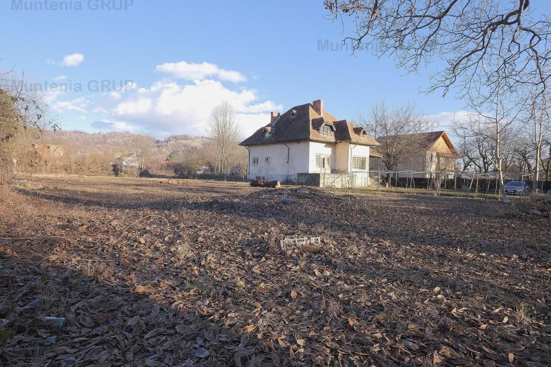 BREAZA - Central, langa Primarie 2.600 mp. teren ideal constructie - Poză 2