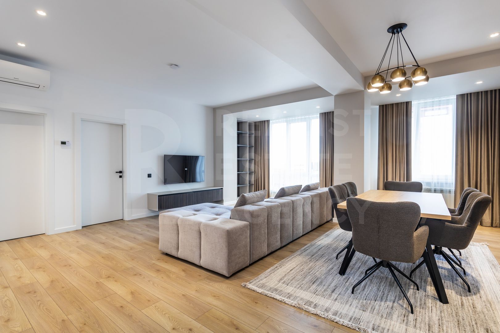 Chirie, penthouse, 2 camere, str. Mitropolit  Varlaam, Centru - Poză 1