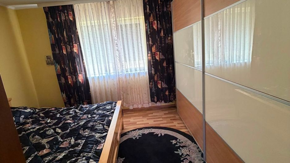 2 case dintre care una cu garaj in Baile 1 Mai - Poză 7