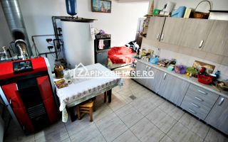 Casa 8 camere,4 bai,482mp,1.100mp teren,2 garaje,0% comision - Poză 10