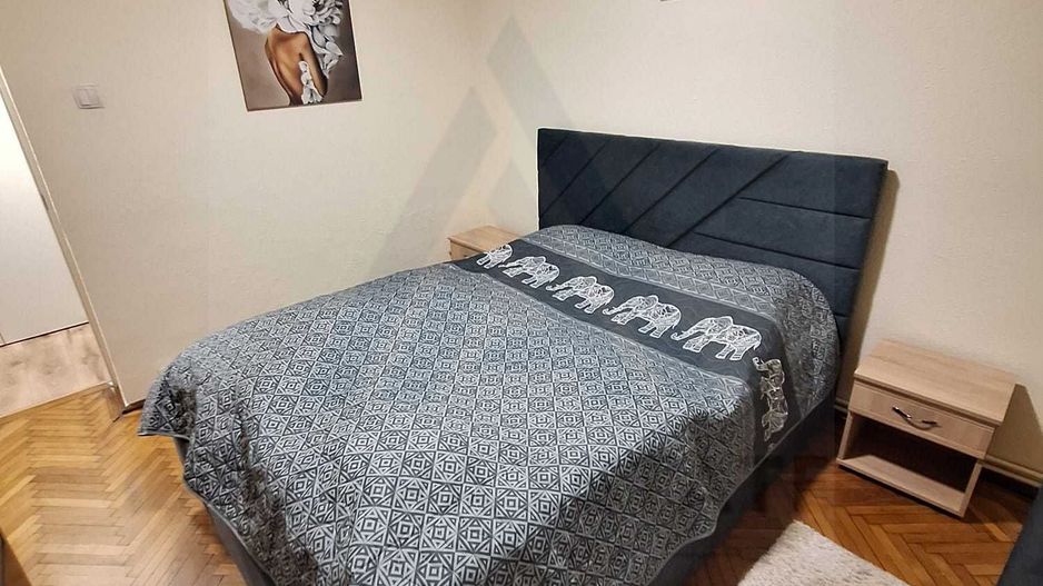 Apartament 3 camere mobilat si utilat modern parter zona Sub Arini - Poză 7