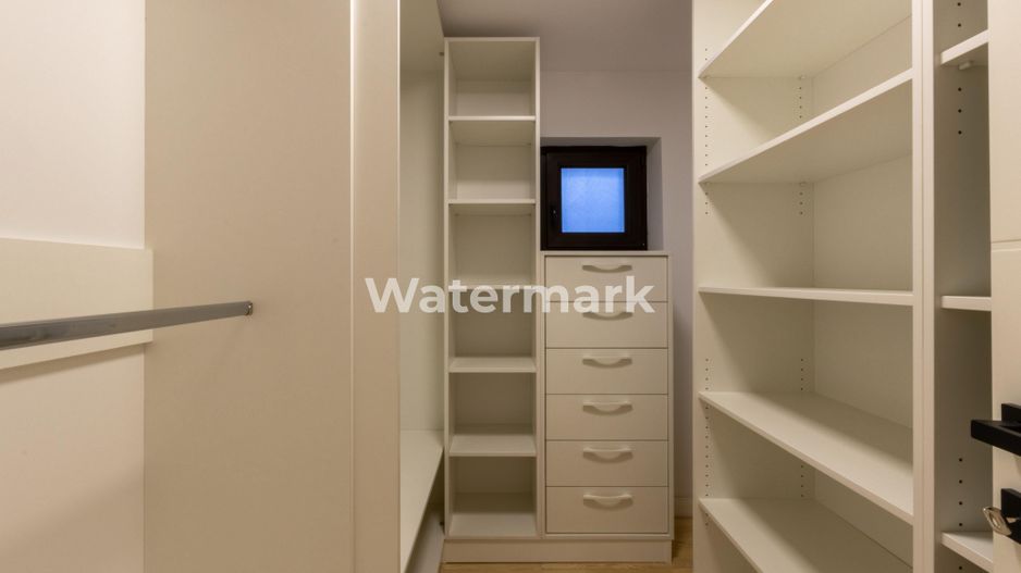 Apartament cu 4 camere de închiriat în zona Alexandru cel Bun - Poză 17