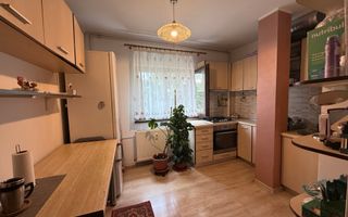 Grasoniera spatioasa la 5 minute de metrou, intr-un bloc mixt - Poză 6