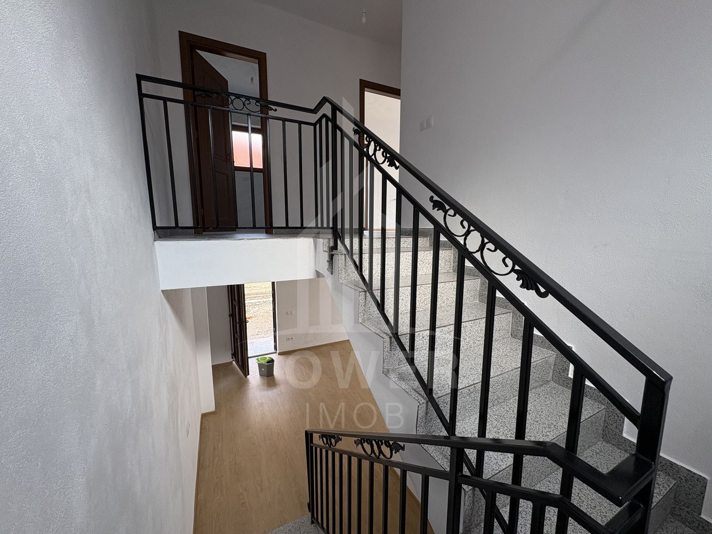 Apartament la casă cu curte – zonă liniștită, strada Zăvoi - Poză 15