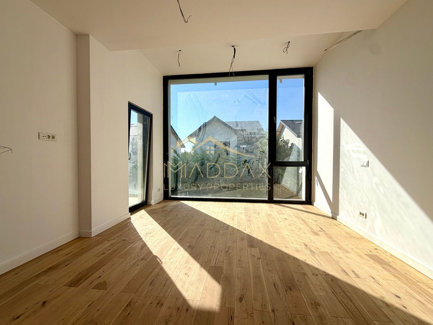 Vila Mediteraneana P+1E // 5 camere / 136 mp utili /garaj / Tunari - Poză 39
