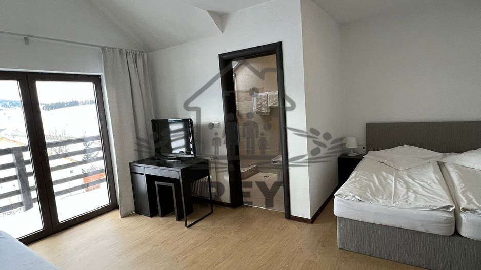 Vila / Hotel de vânzare în Păltiniș - Poză 2