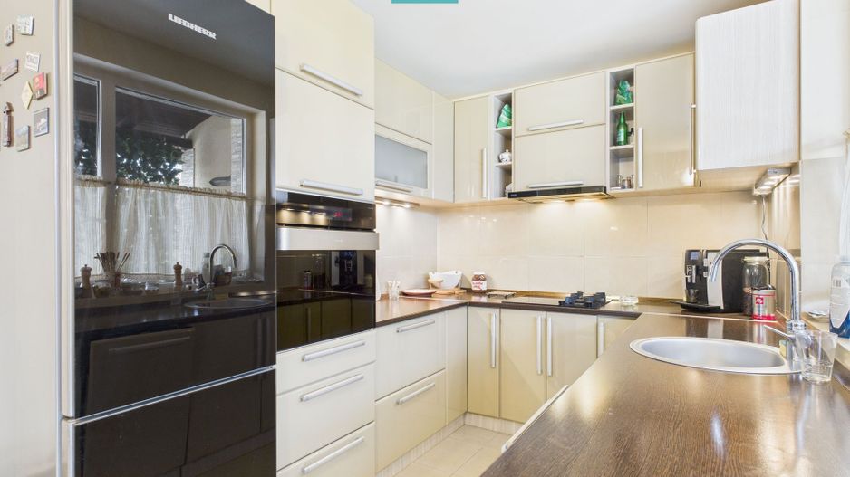 Vilă elegantă cu etaj în Zădăreni - Poză 11