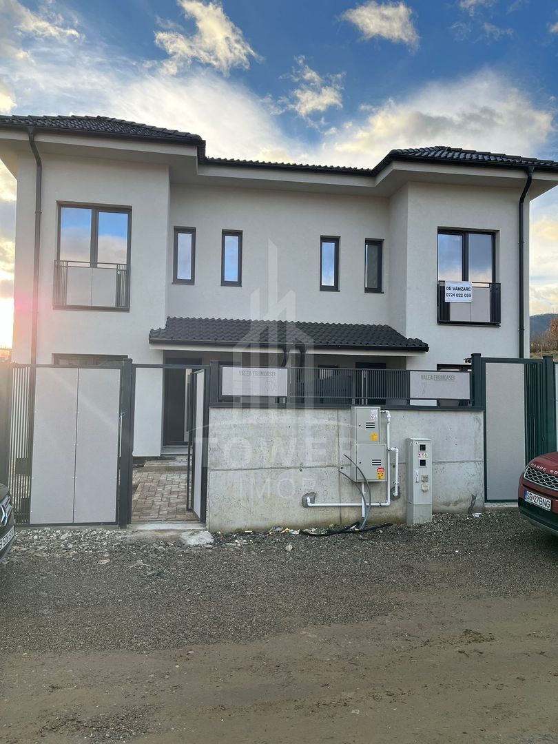 Casa duplex Cisnadie - Poză 1