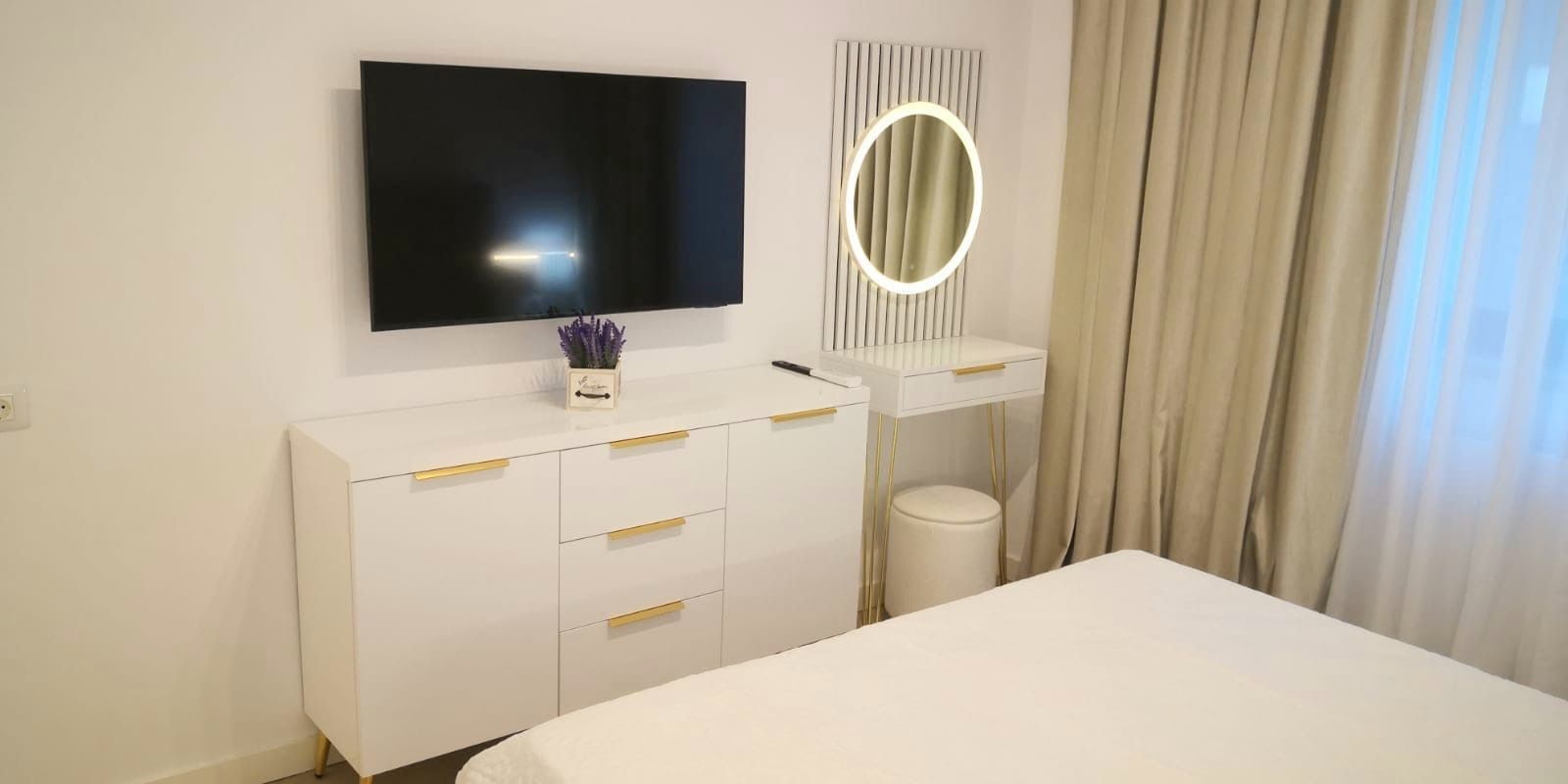 PRIMA INCHIRIERE APARTAMENT DOUA CAMERE SUPERB CORTINA NORTH - Poză 8