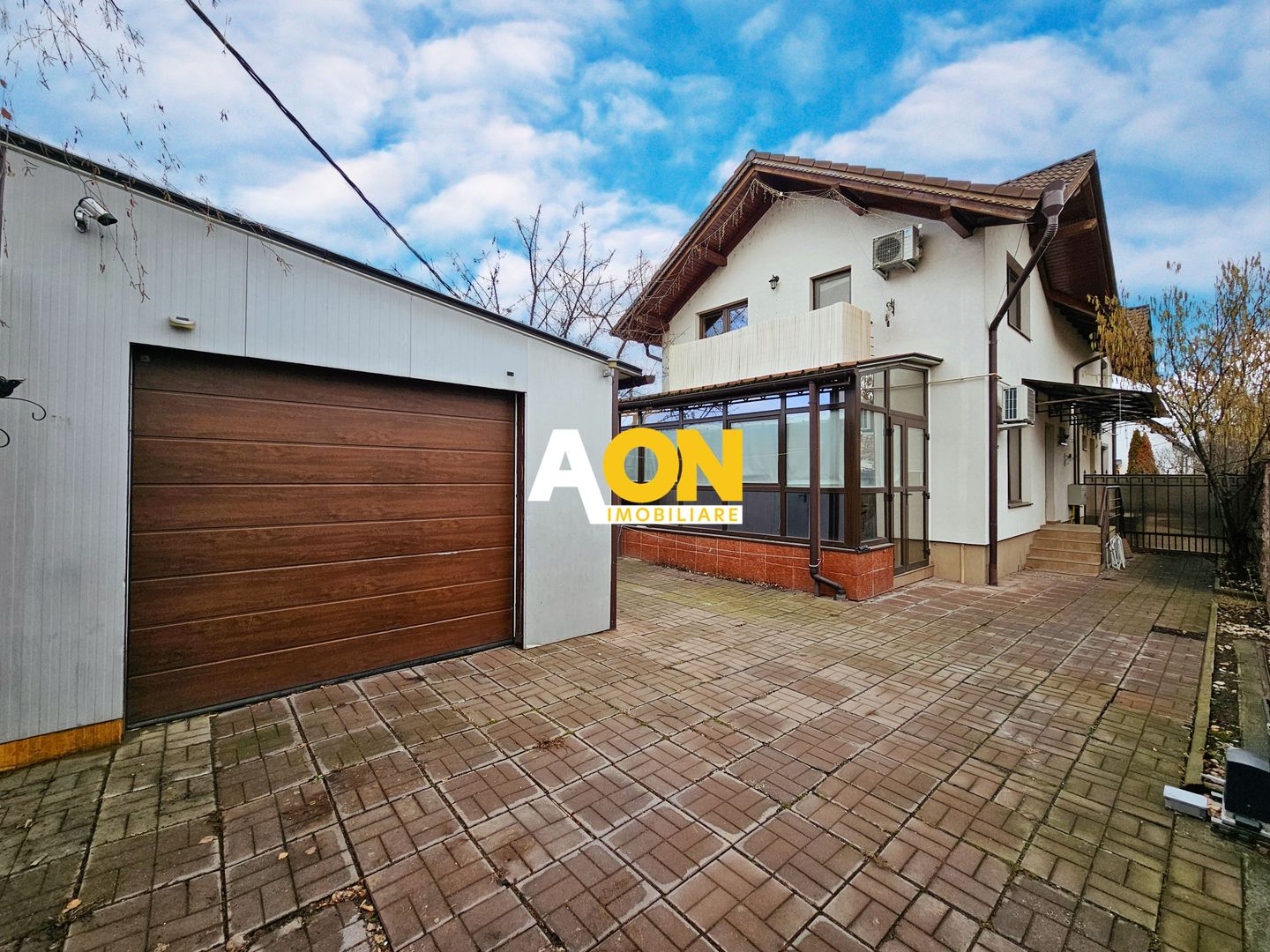1/2 Duplex, S+P+M, 4 camere, garaj, Cetate - Poză 1