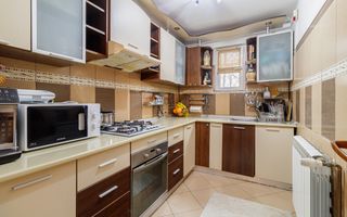 Casă pentru familie, 7 camere, teren mare și vedere la lac – Periș  - Poză 8