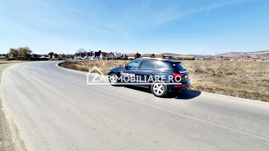 Teren 27.000 mp.deschidere la 2 drumuri ,75 euro mp. - Poză 1