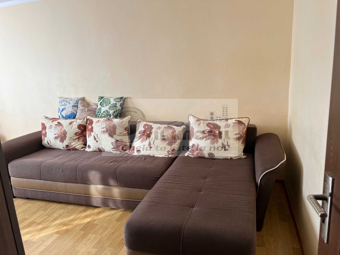 Inchiriez apartament 2 camere Nicolina 1 - Poză 2