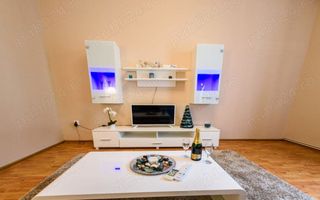 Apartament 3 camere zona Ultracentrala- cladire istorica - Poză 2