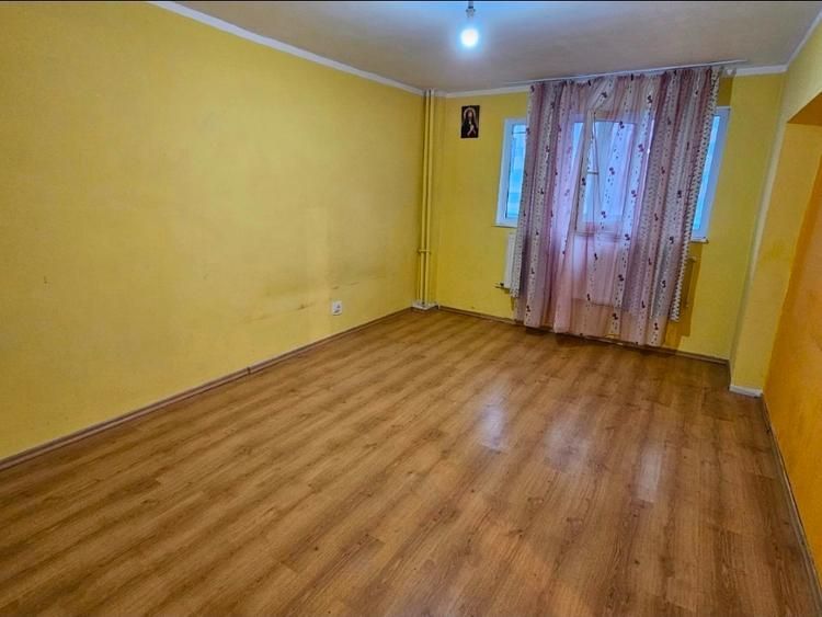 Apartament 4 camere, etaj 1 , Micro 18 - Poză 15