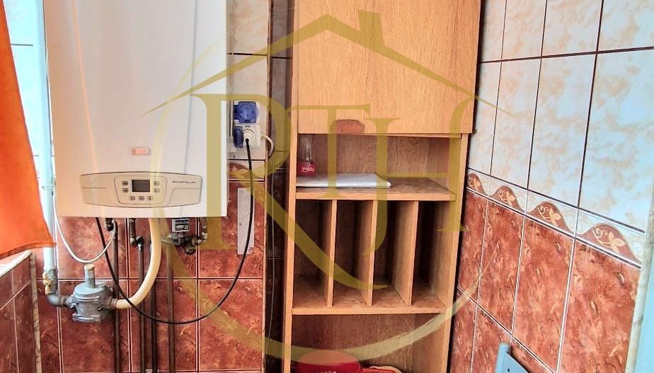 Ofer spre închiriere apartament 3 camere,2 bai, zona Lipovei, 400 euro/lună. - Poză 16