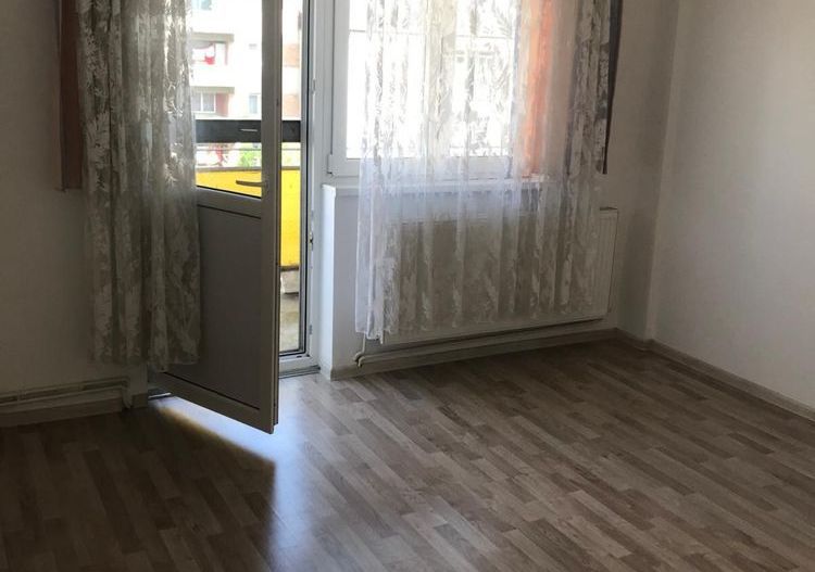 BRASADAS vinde garsoniera 30mp etaj 4/4 pe Careiului - Poză 3