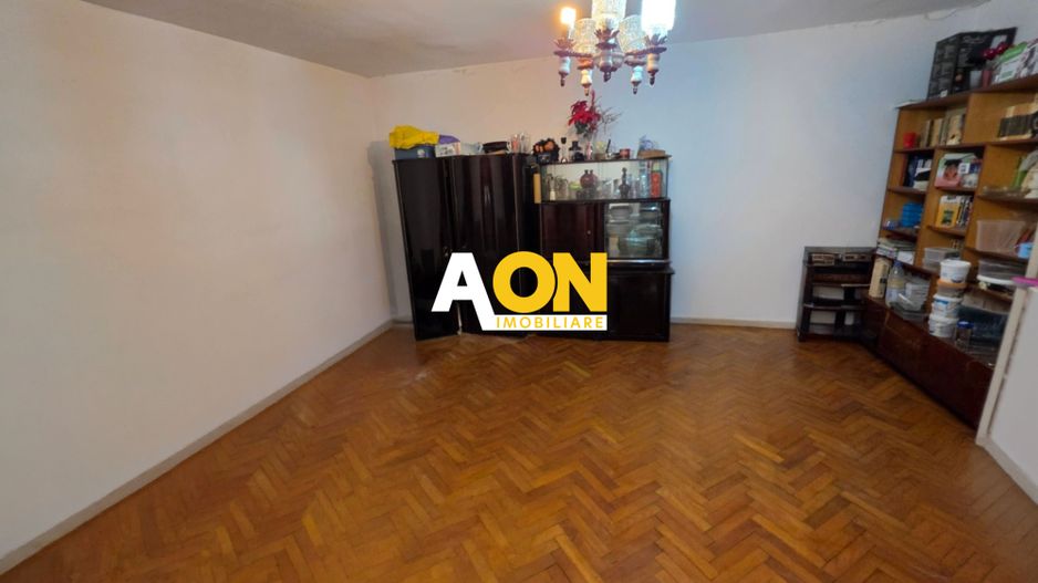 Casa 8 camere, cu 2 corpuri de cladire,  387 mp teren, zona Centru - Poză 13