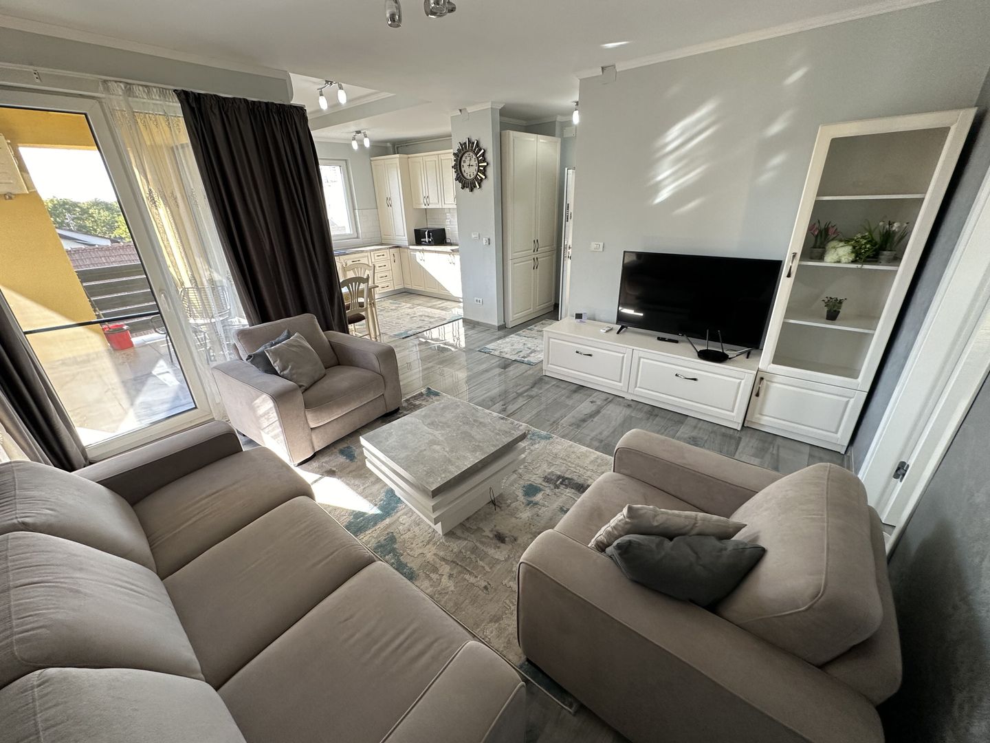 Apartament 2 camere se vinde mobilat - Poză 1