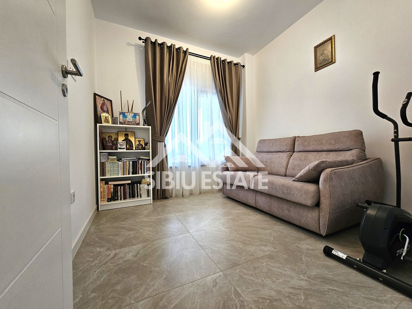 Casa Sibiu Cisnadioara, casa cu garaj, 5 camere, 3 bai - Poză 18