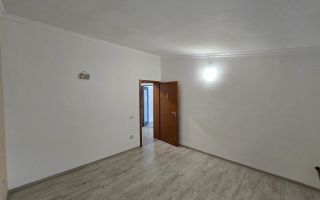 Etaj vila cu 5 camere, Dumbravita, Ideal pentru activitati comerciale - Poză 4