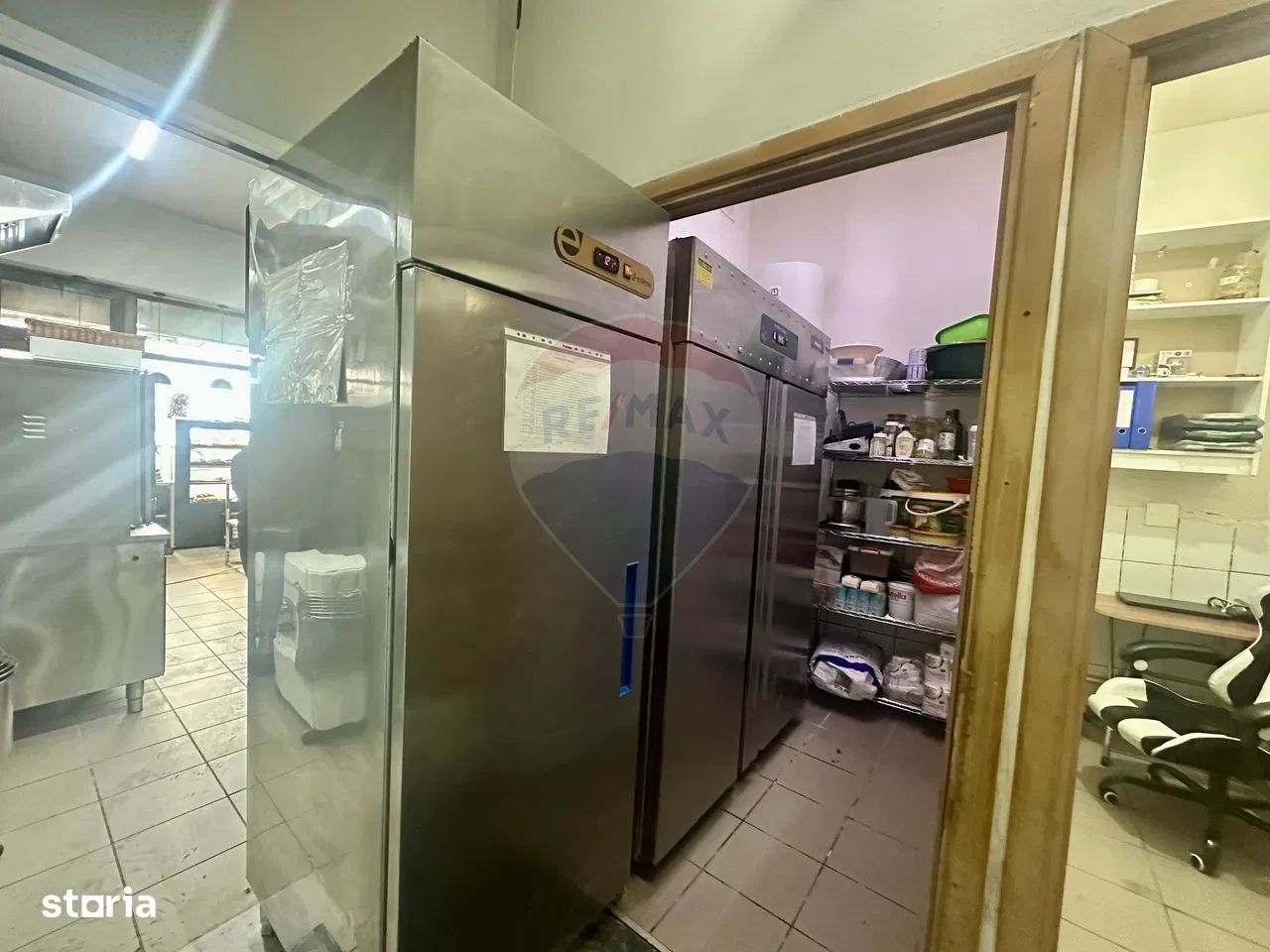 De Inchiriat Spațiu Comercial de 60mp în zona Nerva Traian - Poză 12