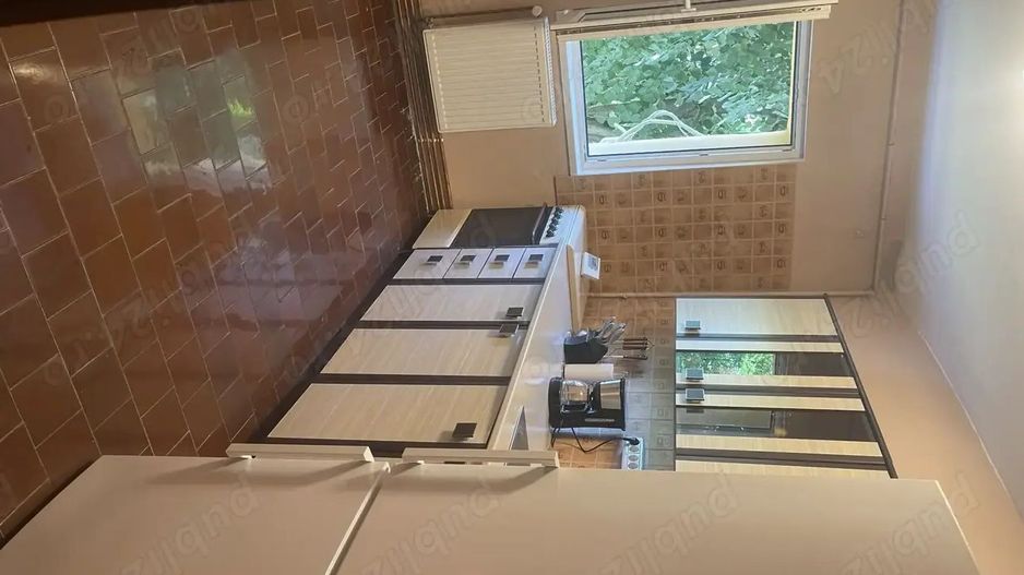 Apartament 3 camere Dambovita etaj 2 cu centrala - Poză 2